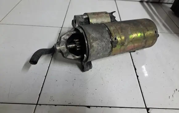 Ford Focus Starter motor F7RUAB 11131