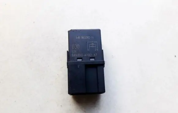 Volvo S40, V40 Other relay mb953382 a1001-x7