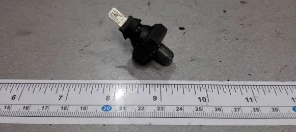 Audi A6 S6 C5 4B Oil pressure sensor 038919081