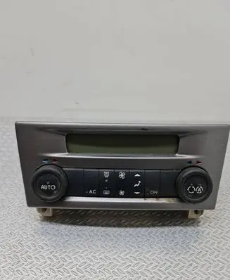 Renault Laguna II Climate control unit 8200001901C HLS13C17 52485201
