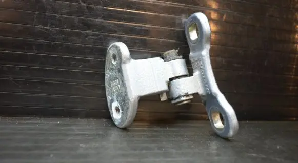 Volvo V50 Rear door upper hinge