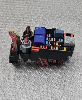 Renault Scenic III - Grand scenic III Fuse module 18013301 9110220