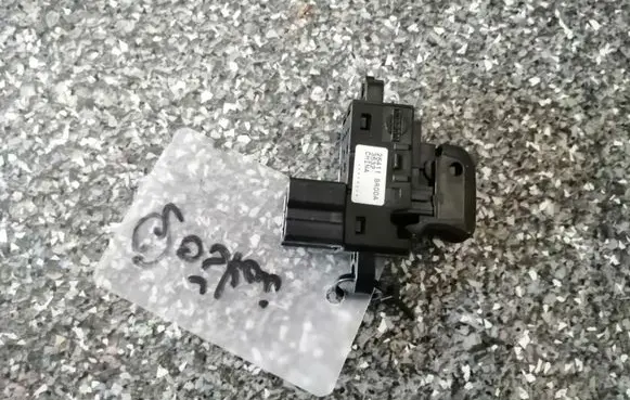Nissan Qashqai Electric window control switch 25411BR00A