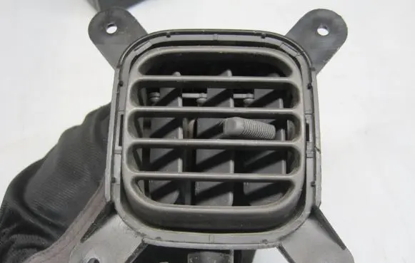 Nissan Navara D40 Dashboard side air vent grill/cover trim 68761VJ200