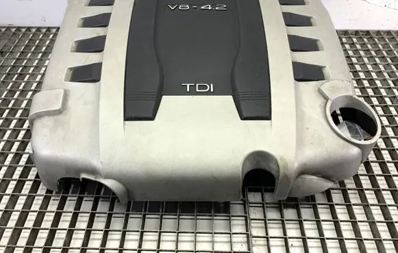 Audi Q7 4L Engine cover (trim)