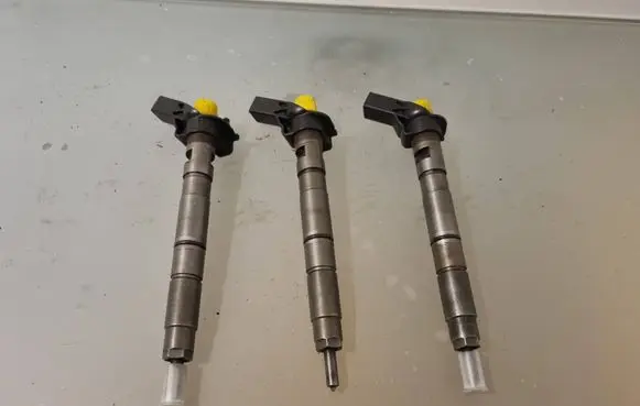 Audi A6 S6 C5 4B Fuel injector 0445115024