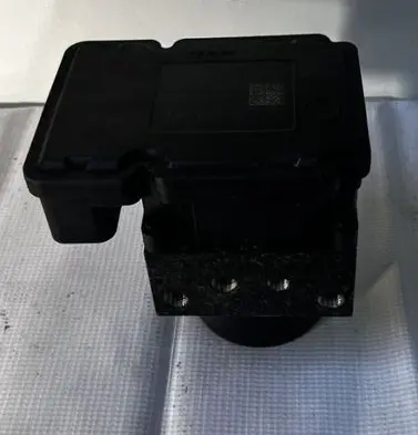 Chrysler Voyager ABS Pump P04721453AD