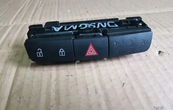 Opel Insignia A Hazard light switch 13271927