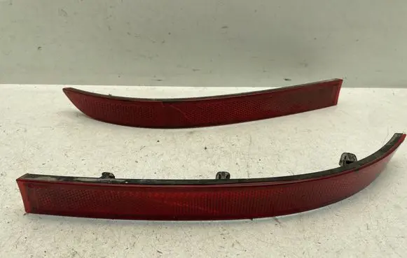 Volkswagen Touran I Rear tail light reflector 1T0945106A 1T0945105A