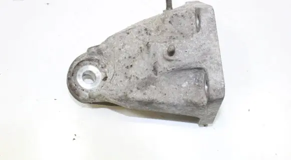 Lexus GS 300 350 430 450H Engine mounting bracket