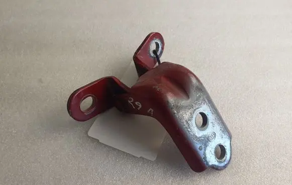 KIA Sportage Rear door lower hinge