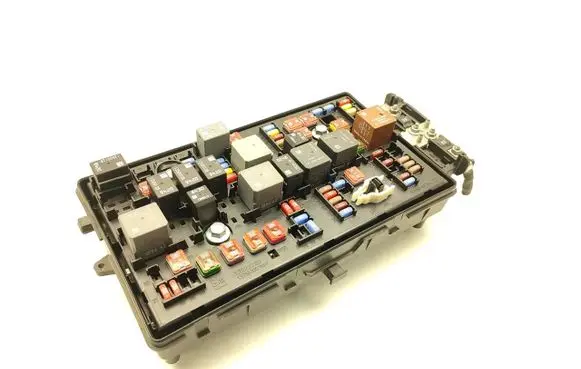 Opel Insignia A Fuse module 22953003 13222782 32QY26