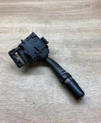 Toyota Avensis Verso Wiper control stalk 846522G470 173654