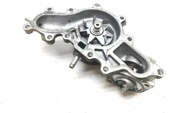 Toyota Land Cruiser (J200) Water pump