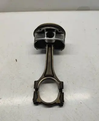 Dodge Challenger Piston with connecting rod 68090673AA