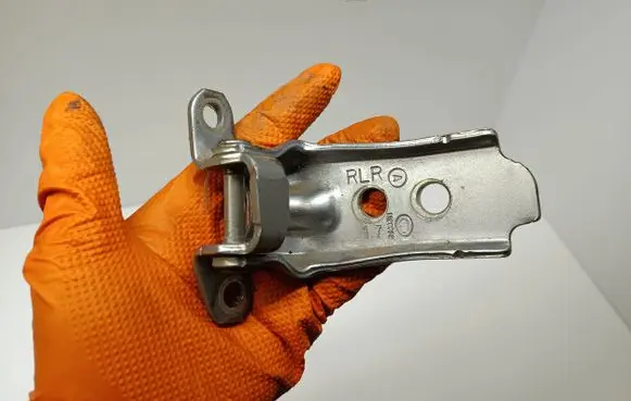 Subaru Outback (BS) Rear door lower hinge 60479AL02B
