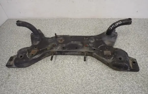 Mitsubishi Colt Engine mounting bracket