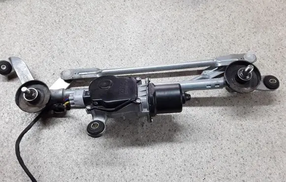 Nissan Leaf II (ZE1) Front wiper linkage and motor 9227C119A C119A2048