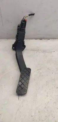 Volkswagen PASSAT B8 Accelerator throttle pedal 5Q2723503D 6PV01062105