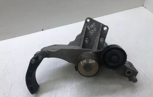 Fiat 500L Generator/alternator bracket 