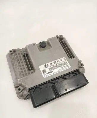 Volkswagen Touran II Engine control unit/module 03C906027DA 03C907309G 0261S06720