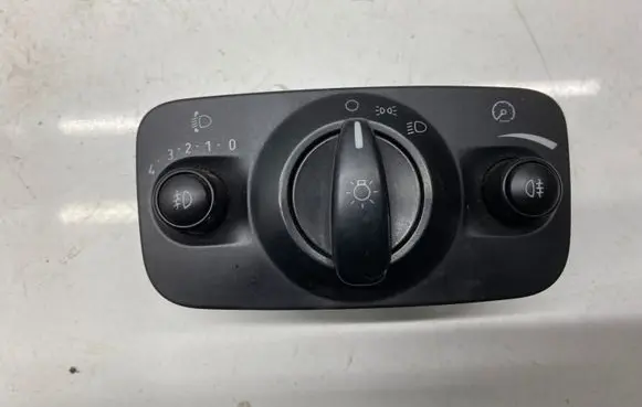 Ford Galaxy Light switch 04066443