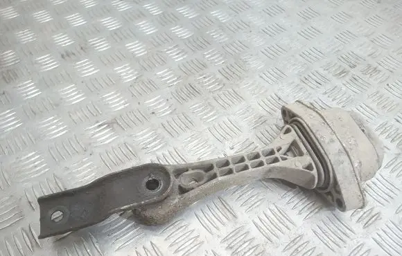 Skoda Octavia Mk1 (1U) Engine mount bracket