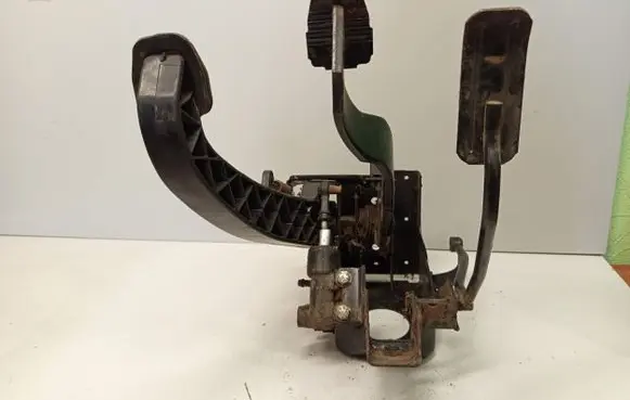 Volkswagen Transporter - Caravelle T4 Pedal assembly 7D0721513A 701721315B