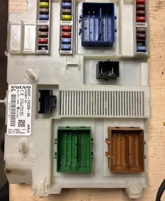 Volvo XC60 Fuse module BG9T14C256GA 3659AF01125TP