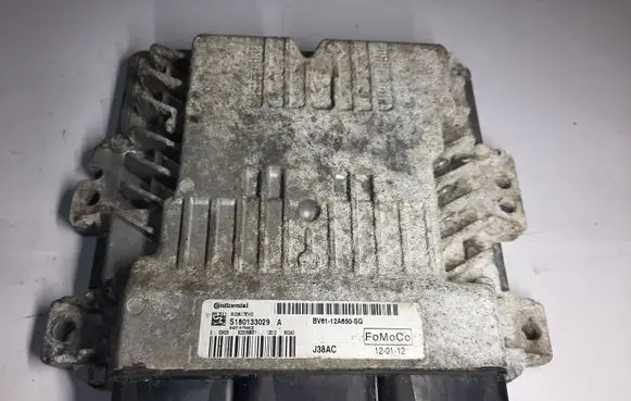 Ford Focus Engine control unit/module BV6112A650SG S180133029A J38AC