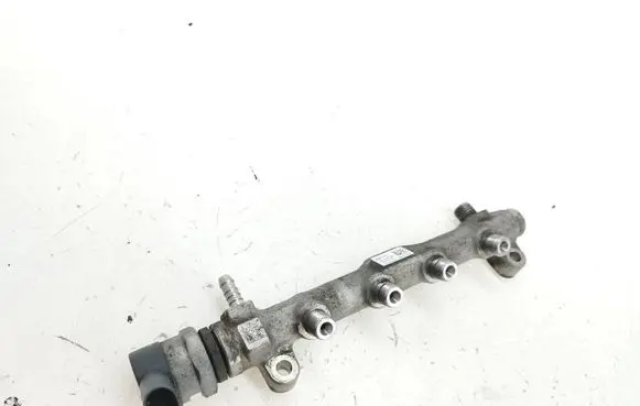 Volkswagen Golf VII Fuel main line pipe 057130764AB 04L089B 0281006075