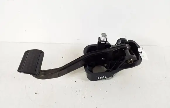 Mercedes-Benz E W213 Brake pedal A2052920407