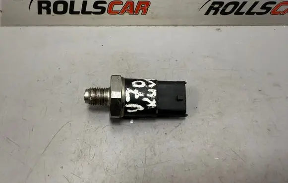 Volvo V70 Fuel pressure sensor 0281002527