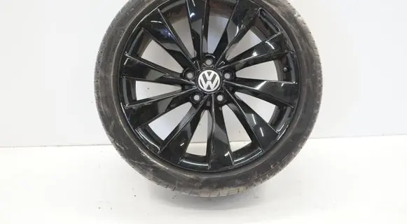 Volkswagen Scirocco R18 alloy rim OE3C8601025D