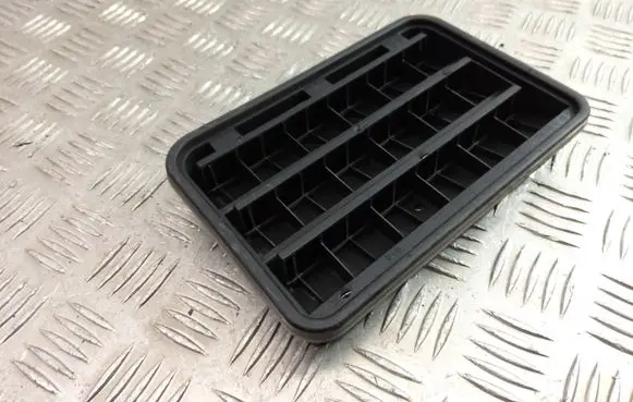 BMW 5 F10 F11 Quarter panel pressure vent 6962293