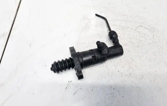 Skoda Octavia Mk2 (1Z) Clutch master cylinder 
