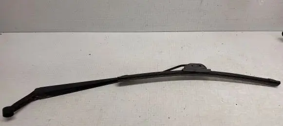Toyota Corolla E120 E130 Front wiper blade arm 8521102110