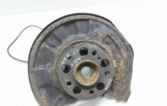 Mercedes-Benz C AMG W204 Rear wheel hub