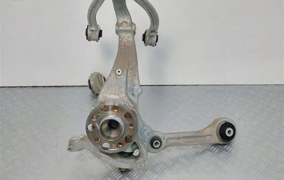 Mercedes-Benz S W222 Front wheel hub spindle knuckle 2221301