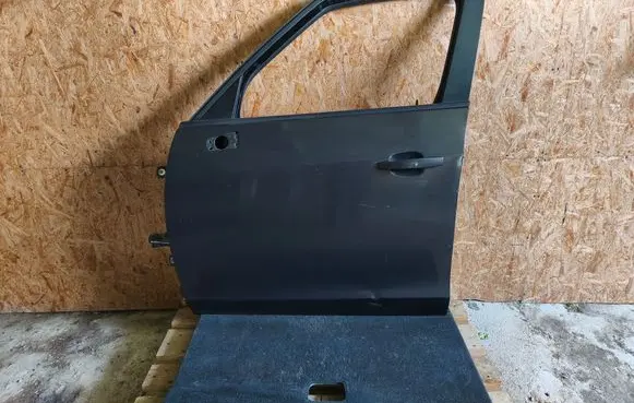 Opel Zafira C Front door