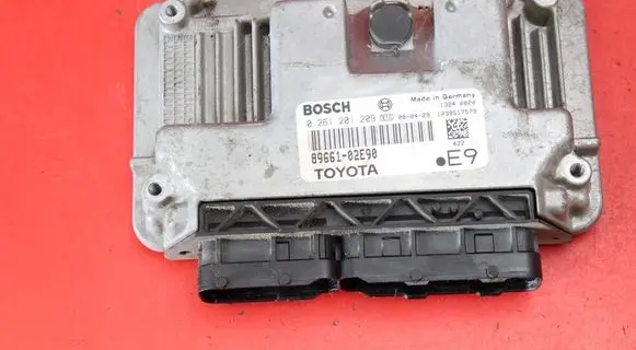 Toyota Corolla E140 E150 Engine control unit/module ECU 89661-02E90