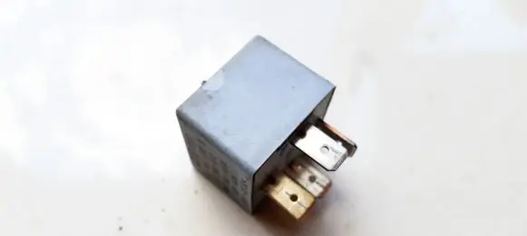 Skoda Octavia Mk1 (1U) Other relay 141951253B 20240072