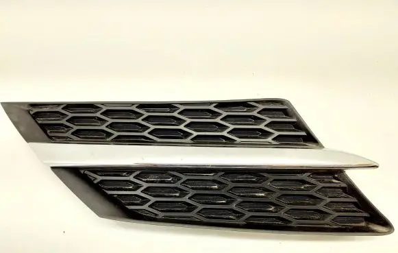 Toyota RAV 4 (XA40) Front grill 5310542010 5310542020