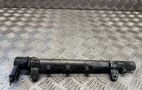 Mercedes-Benz CLS C219 Fuel main line pipe A6420700495