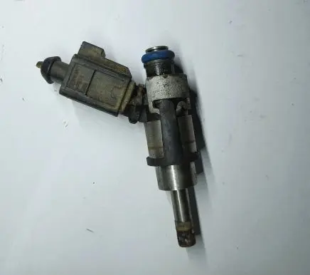 Audi A4 S4 B7 8E 8H Fuel injector 06D133036D
