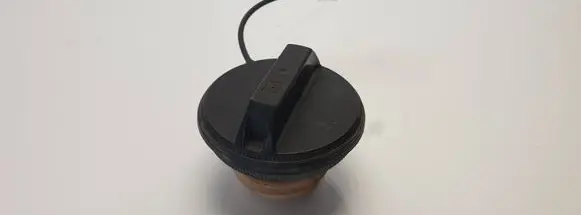 Nissan Almera Tino Fuel tank filler cap 