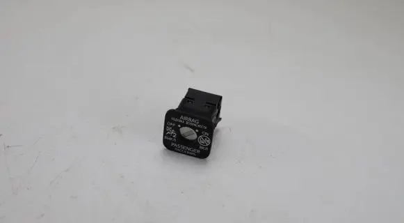 Toyota RAV 4 (XA40) Passenger airbag on/off switch 