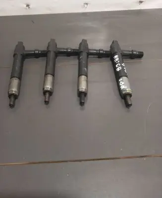 Fuel injector