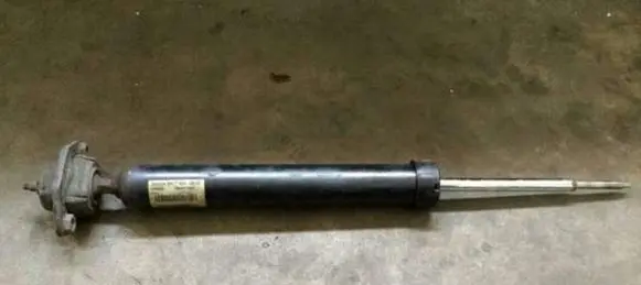 BMW 1 E81 E87 Rear shock absorber/damper 33526782859
