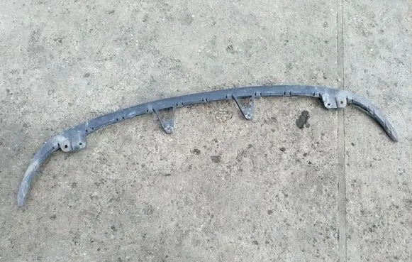 Volkswagen Golf V Front bumper lip 1K0805915